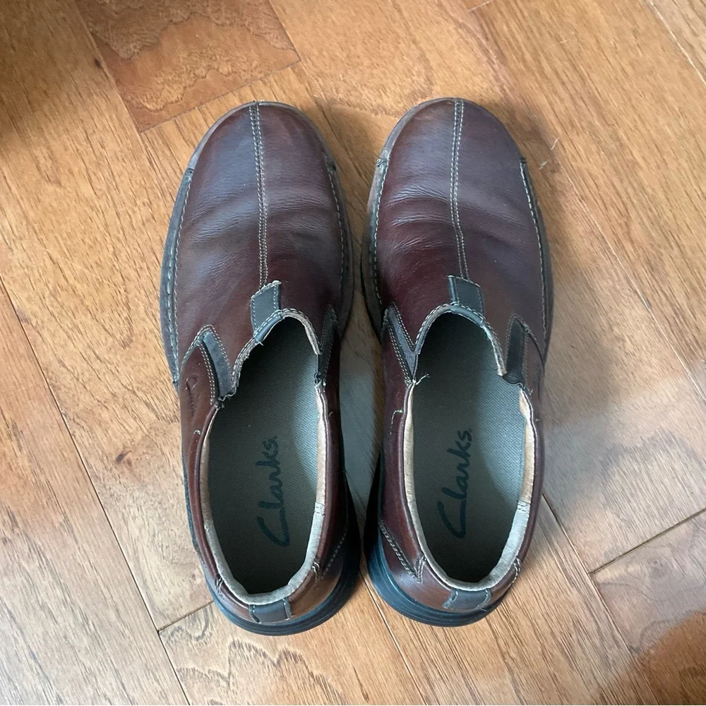 NWOT Clarks Brown Oily Vue Leather Upper Slip On Dress Shoe Men's Size 9M